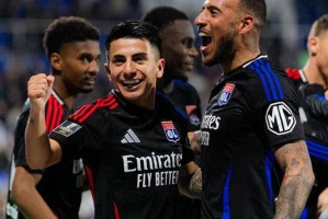 死敌化为救星！大巴黎4500万救里昂一命，七冠法甲王俱乐部逃脱降级危机