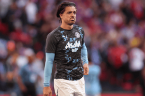 曼城10号离开伊蒂哈德：赔钱也送走，蓝月1亿转会费“打水漂”