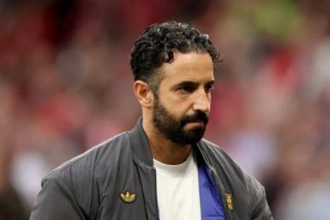 奥纳纳要求涨薪!激怒阿莫林:曼联决定清洗,省600万薪水 奥纳纳要求涨薪!激怒阿莫林:曼联决定清洗,省600万薪水