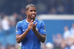 巴媒:沙特7000万欧报价切尔西21岁小将桑托斯 球员拒5倍薪水留队 巴媒:沙特7000万欧报价切尔西21岁小将桑托斯 球员拒5倍薪水留队