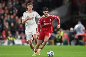 炸锅！帕夫利迪斯戴帽都靠边站 穆帅要给葡超“升舱” 冬窗要搞大事？