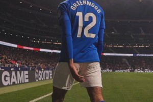 利雅得胜利1亿欧问价格林伍德，马赛表示曼联50%二转分成成关键