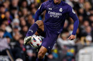 伤势困扰严重,皇马大将手术治疗肩伤:至少缺席2-3月的时间 伤势困扰严重,皇马大将手术治疗肩伤:至少缺席2-3月的时间