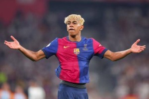 亚马尔：我不想和别人比较 梅西是历史最佳球员