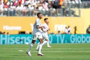 太难了!世俱杯皇马0-4遭横扫出局,姆巴佩离队后巴黎已夺4冠 太难了!世俱杯皇马0-4遭横扫出局,姆巴佩离队后巴黎已夺4冠