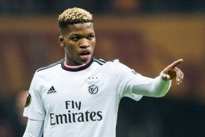 天空：伯恩利寻求补强四个位置，对本菲卡中场F-路易斯感兴趣