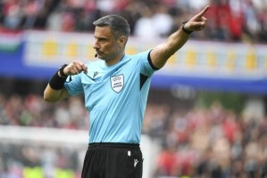 欧冠半决赛风云：阿森纳主场折戟，裁判争议引热议