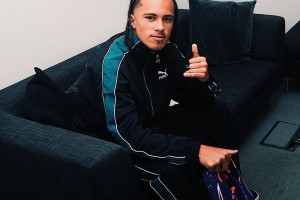 曼联完成16岁小妖转会！姆贝莫恐又提价，热刺间接抬价导致转会更复杂