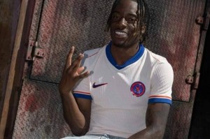 阿森纳三箭齐发加速引援：大中锋逼宫支持塔帅，蓝军边锋几乎敲定